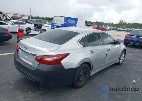 2018 Nissan Altima 2.5 S z USA, uszkodzony, nr VIN 1N4AL3AP4JC474550